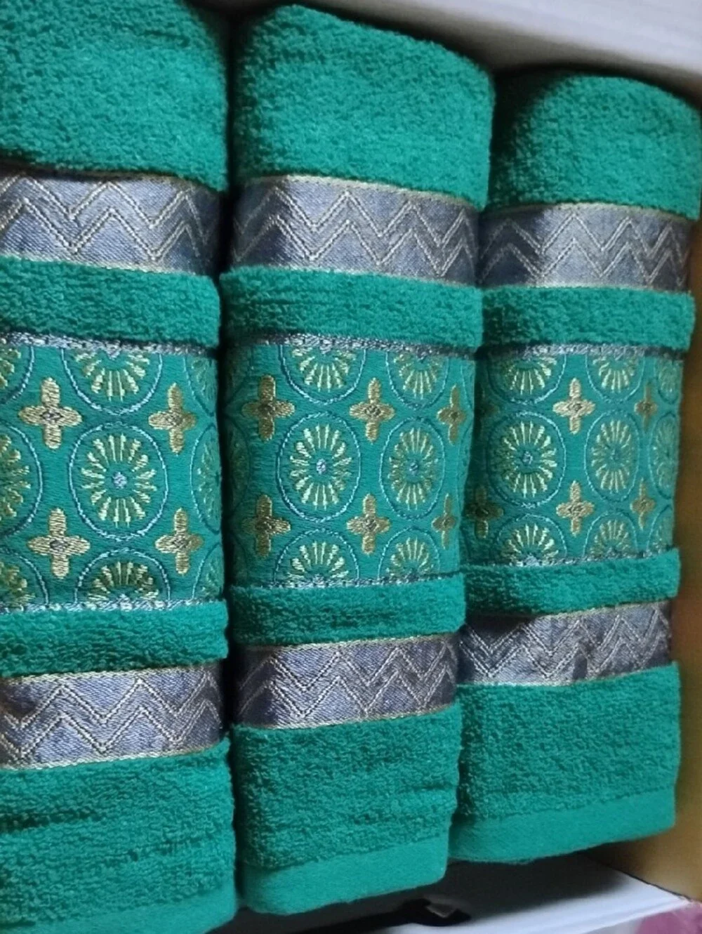 New Balance Teal Cotton 3-Piece Towel Set with Metallic Accents